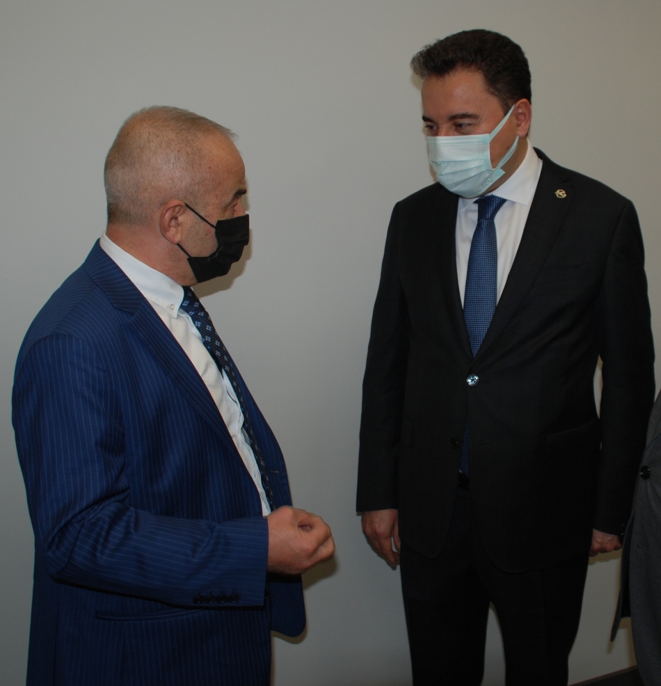 2022/01/1643382077_alI_kemal_aydin_deva_partIsI_genelbaSkani_babacan_Ile_gOrUStU_-3.jpg