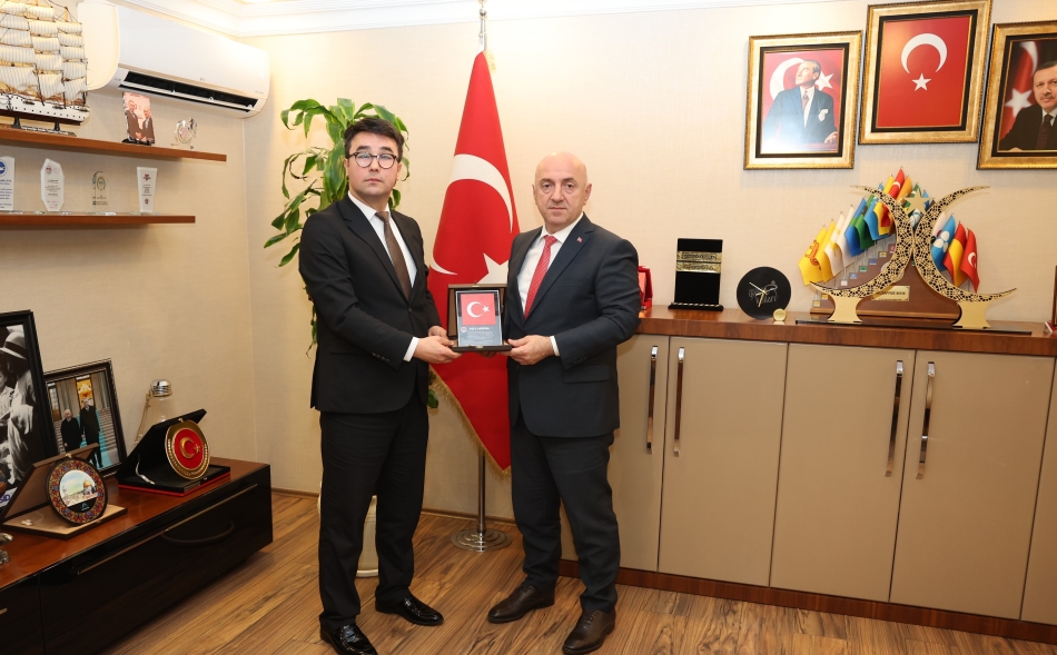 2025/04/1744881474_darica-da_stk-lardan_baskan_muzaffer_biyik-a_hem_destek_hem_tesekkur_ziyareti_-8.jpg