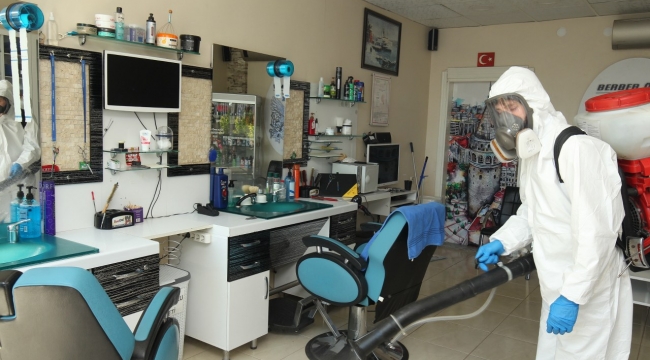 Gebze’de kuaförler dezenfekte ediliyor