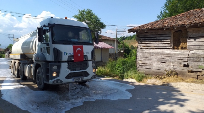 İzmit caddeleri koronavirüse karşı dezenfekte ediliyor