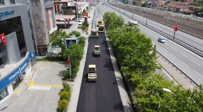 Valilik önü yan yolu bir günde asfaltlandı