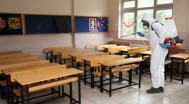 Gebze'de okullar sınavlar için dezenfekte edildi