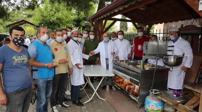 AK Parti Darıca Ayasofya için lokma dağıttı!