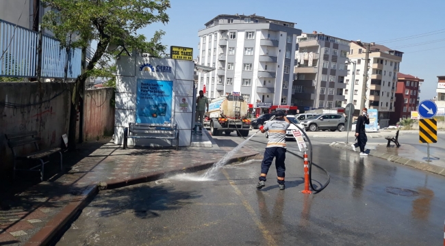 Gebze'de caddeler yıkanıyor