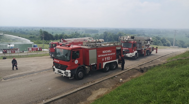 Kocaeli İtfaiyesi, komşunun yardımına koştu