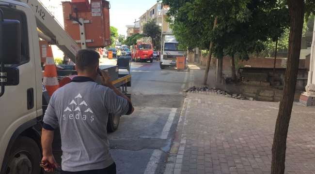 Yer altında tutuşan elektrik kabloları korku yarattı.