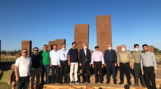 Büyükgöz ve Gebze heyeti Malazgirt Zaferi İçin Ahlat'ta