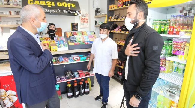 Büyükgöz, güne esnaf ziyaretiyle başlıyor