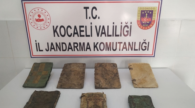 600 Yıllık İncil ve Tevratı satacaklardı