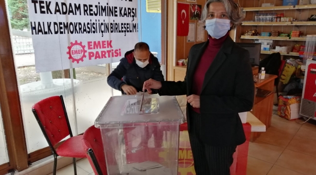 EMEP Kocaeli'de Arzu Erkan yeniden başkan seçildi