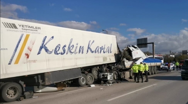 Gebze'de 2 TIR çarpıştı!