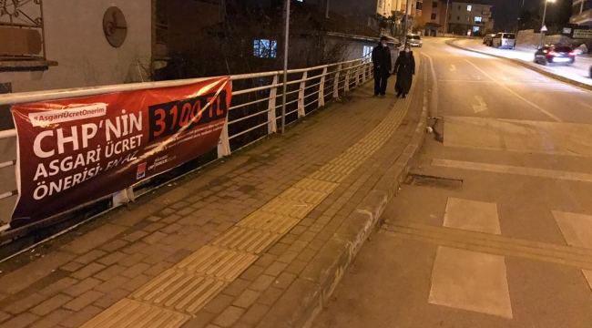 CHP'liler Kocaeli'yi asgari ücret pankartları ile donattı!
