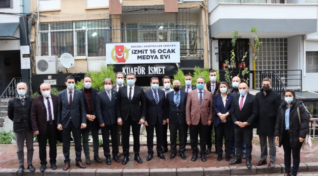 CHP Kocaeli esnafları ve gazetecileri ziyaret etti