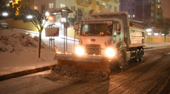 Çayırova’da karla mücadele çalışmaları