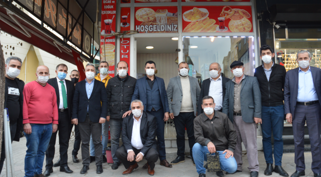 CHP'li meclis üyeleri, İstasyon Caddesi'ndeki esnaflarla buluştu
