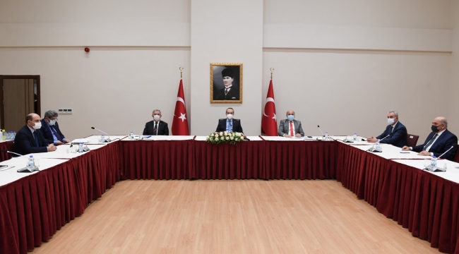 ''Kurallara uyarsak normal hayata dönmeye artık çok yakınız"
