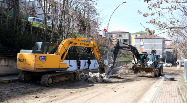 Dilovası Bağdat Caddesi'nde altyapı çalışması devam ediyor