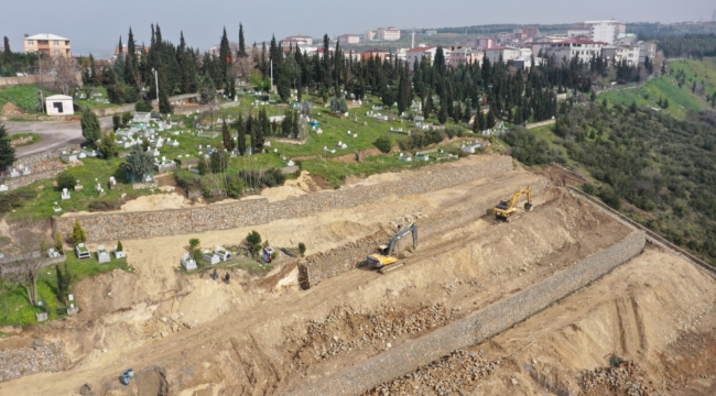 Dilovası mezarlıklarındaki çalışmalar tamamlanıyor