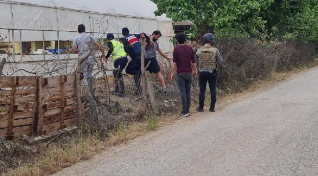 Babasını öldürdü, annesini, 2 kuzeni ve 3 jandarmayı vurdu