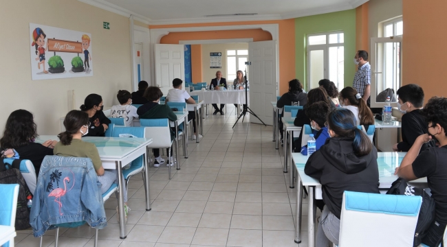 Başkan Çiler, öğrencilerle bir araya geldi