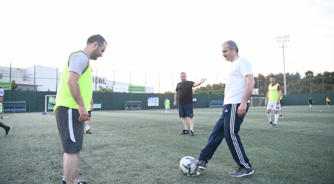 Çayırova'da birimler arası futbol turnuvası başladı