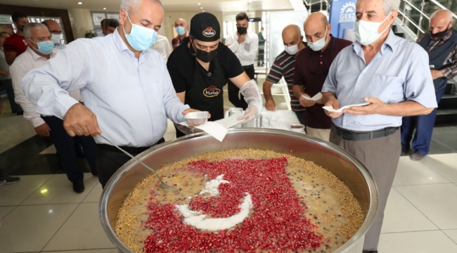 Başkan Büyükgöz'den personele aşure ikramı