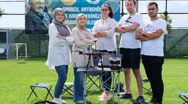 Büyükakın'dan teknoloji yarışındaki gençlere tam destek