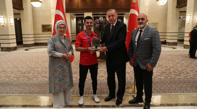 Darıcalı Olimpiyat ikincisi Eray Şamdan, Cumhurbaşkanı Erdoğan ile görüştü