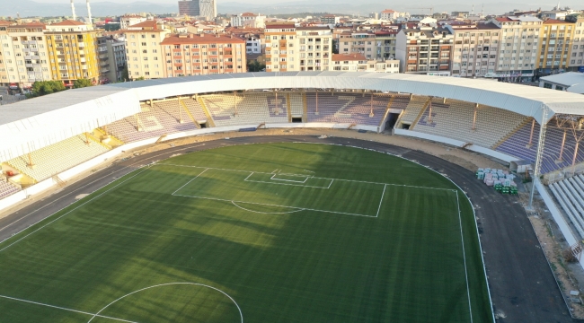 Gebze Stadı'nın çim halı zemini serildi