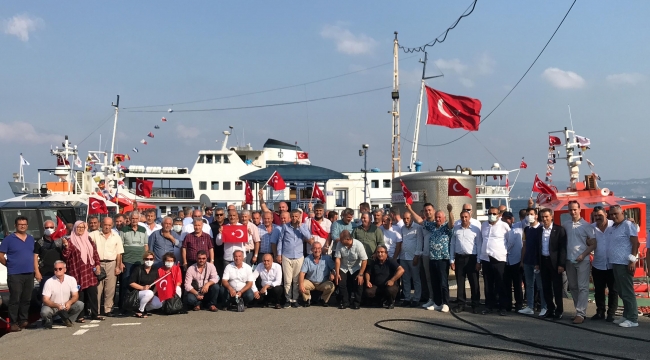 Muhtarlar zafer coşkusunu körfez turunda yaşadı