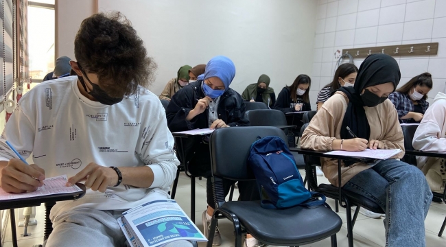 Darıca'da ücretsiz üniversite hazırlık kurslarında dersler başladı