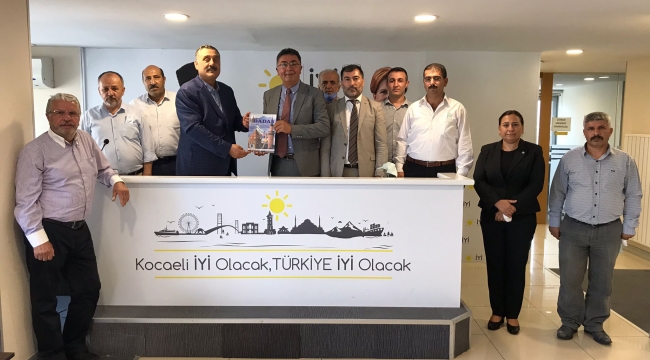 Kocaeli Erzurumlular Vakfı'ndan İyi Parti Kocaeli'ye ziyaret