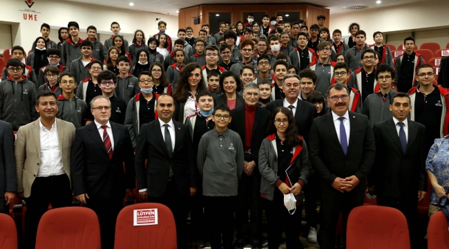 Nobel ödüllü Prof. Dr. Aziz Sancar, Gebze'de öğrencilerle buluştu