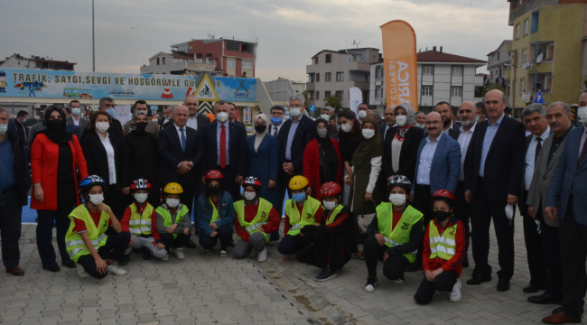 Sırasöğütler'de Spor Salonu ve Trafik Eğitim Parkı açıldı!