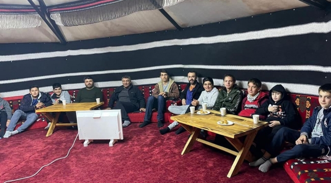 Başkan Şayir'den başarılı öğrencilere kamp ödülü
