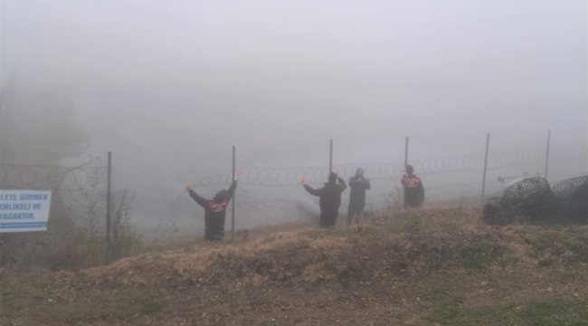 Gölete giren ayıların çitlere verdiği zarar Büyükşehir ekiplerince tamir edildi