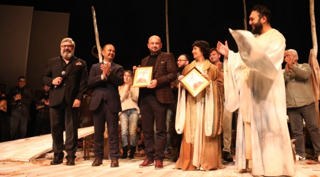 “Aradığın Seni Arayandır’’ oyunu çok beğenildi