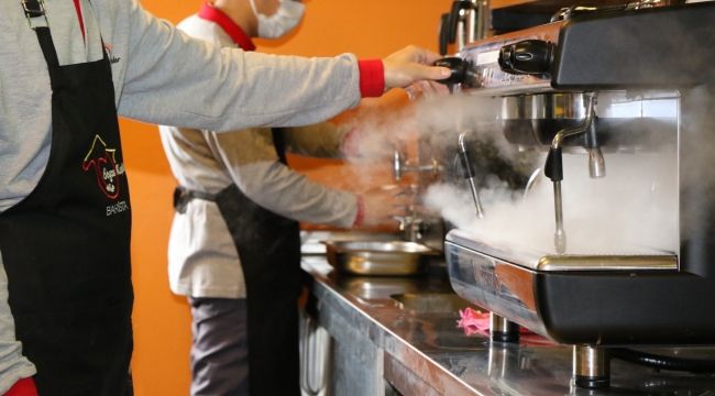 Beyaz Kalpler'de barista kursu başladı