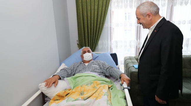 Büyükgöz'de kazada yaralanan işçilere moral ziyareti