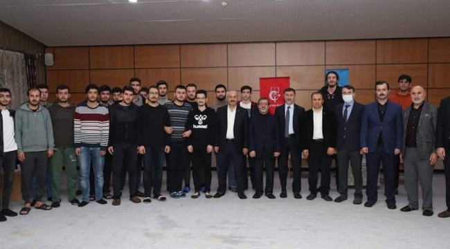 Büyükgöz gençlerle kariyer sohbetinde buluştu