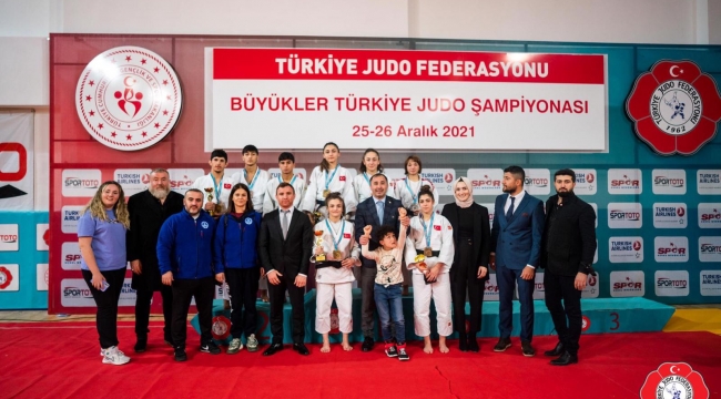 Judoda büyüklerde zirvede Kağıtspor var