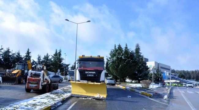 Karla mücadele ekipleri ilçe ve köy yollarında hazır