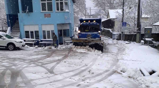 Büyükşehir ekipleri kar mesaisinde