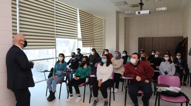 Darıca'da 500 öğrenci, üniversite hazırlık kurslarıyla sınava hazırlanıyor!