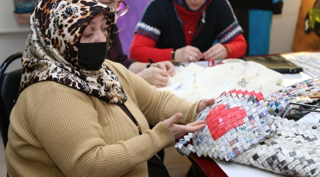 Gazete kağıdından çanta gördünüz mü?