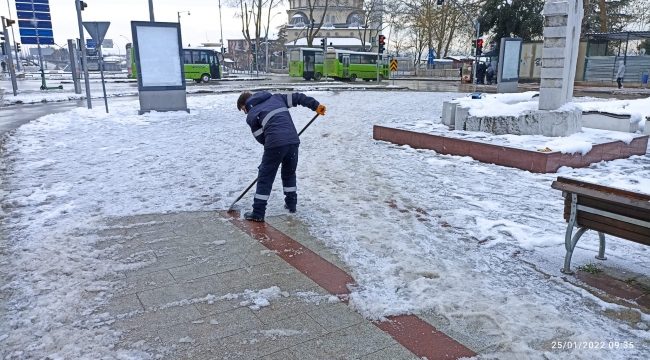 Üstgeçitler ve yaya yolları hep açık