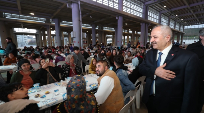 Başkan Büyükgöz Roman hemşerilerini iftarda ağırladı