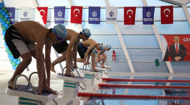 Çayırova'da havuz iftardan sonra 4 gün açık