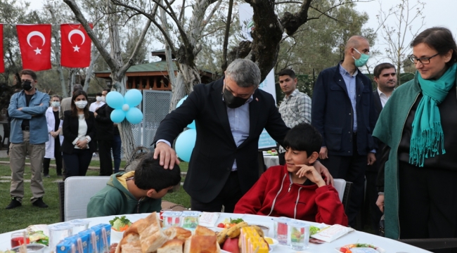 Dilovası'nda anlamlı sofra:Kubilay ve Şayir, yetim çocuklarla bir araya geldi