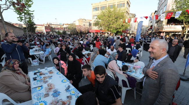 Gebzeliler Kadir Gecesinde büyük iftarda buluştu